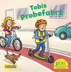 Ein Cover des Pixi-Buchs mit dem Titel "Tobis Probefahrt". Darauf sind zwei Kinder mit Helmen zu sehen, eines fährt einen Roller, das andere ein Fahrrad. Ein kleiner Hund rennt nebenher. 